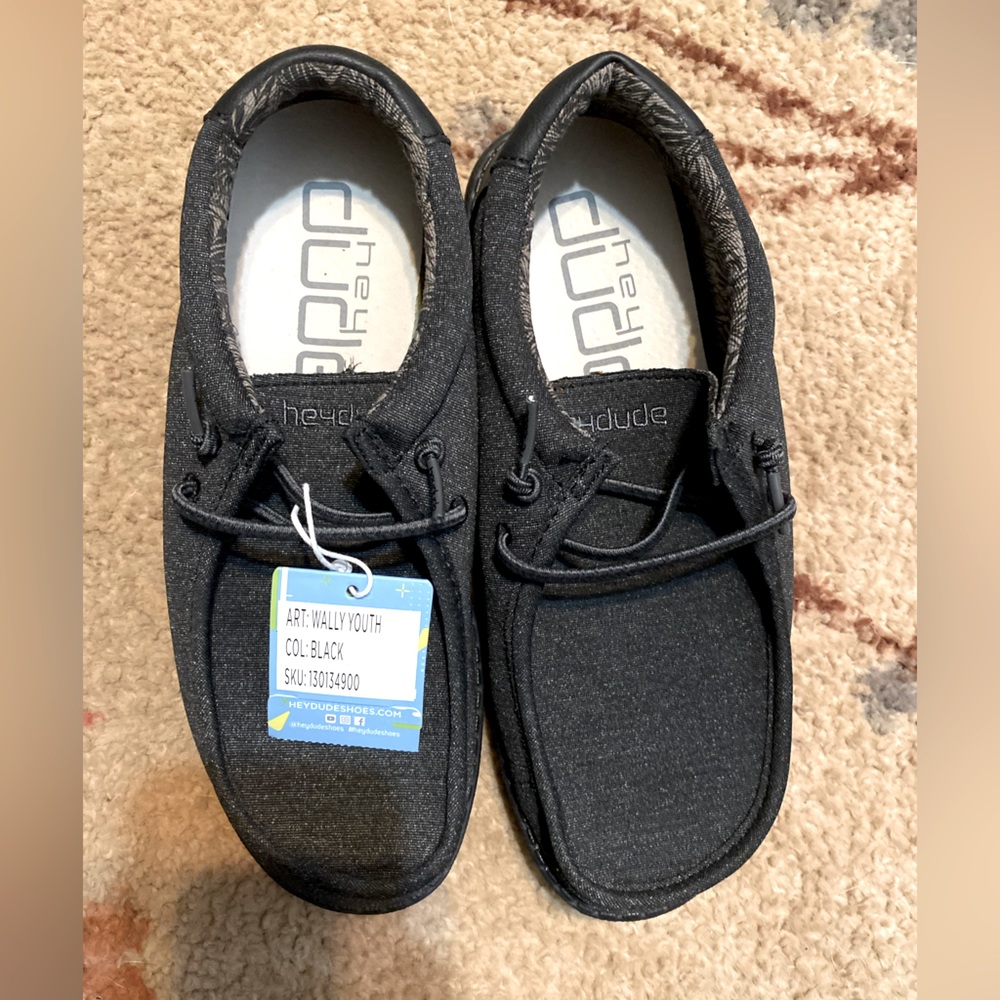 New w/ Tags Youth HeyDude Size 6-7